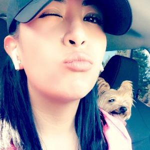 Meet your Posher, Paz elizabeth